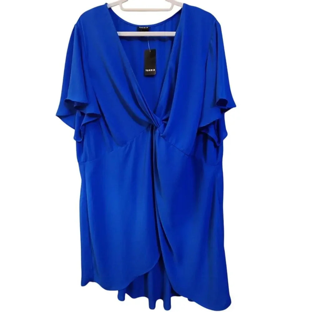 NWT Women's Torrid Blue Georgette Twist Front Babydoll Dress Size 4